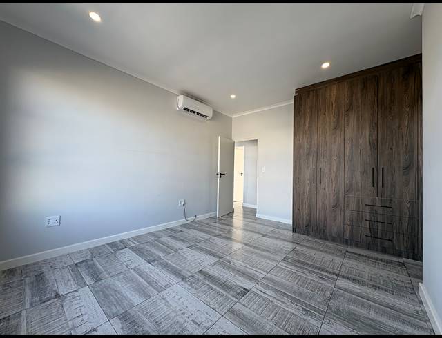 3 BEDROOM HOUSE FOR SALE IN SANDOWN